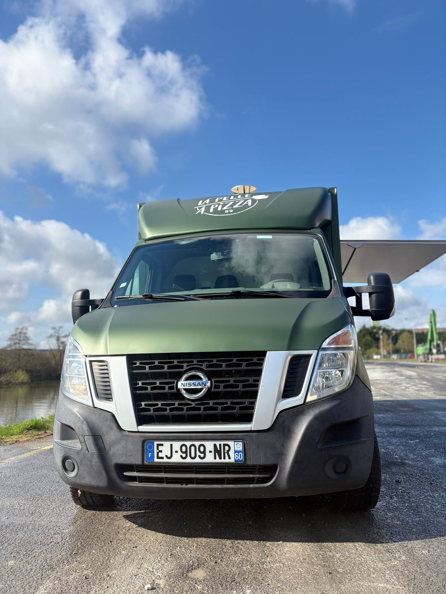 Camion food truck four à bois