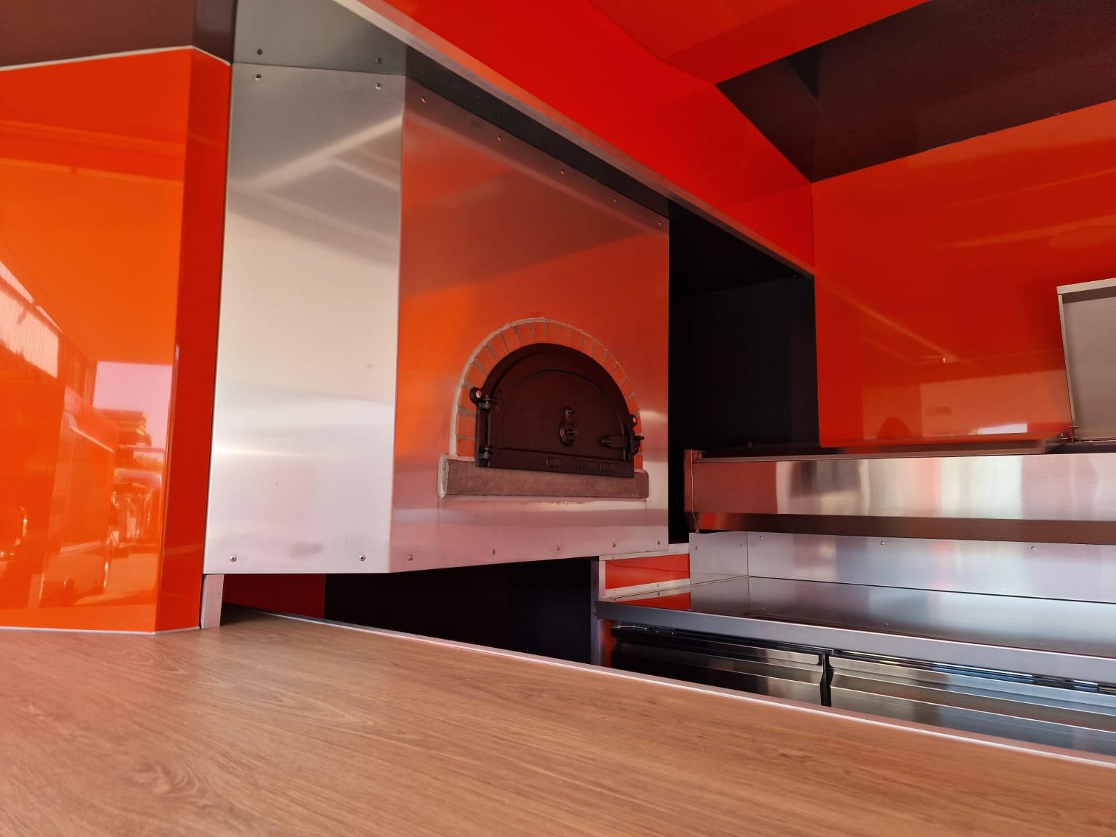 LOCATION CAMION FOOD TRUCK – FOUR À BOIS