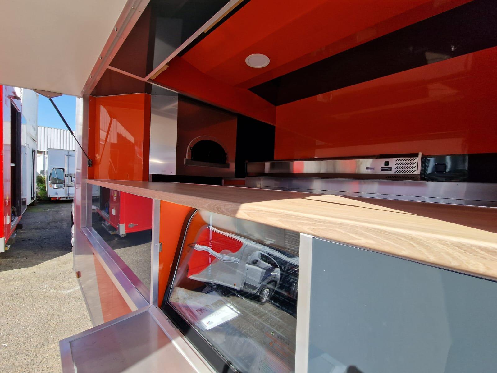 LOCATION CAMION FOOD TRUCK – FOUR À BOIS